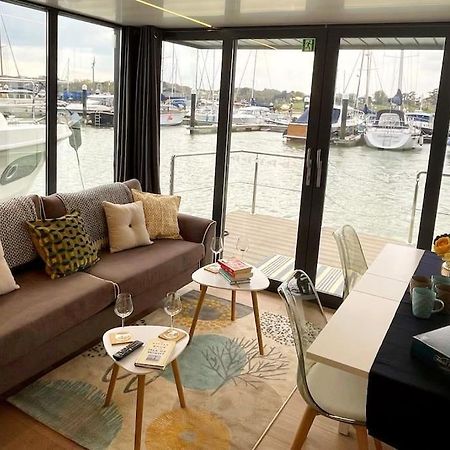 Yarmouth Waterlodge Floating Apartments 2 Exterior foto