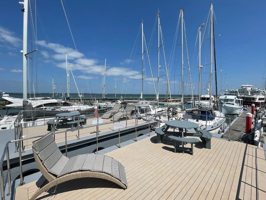 Yarmouth Waterlodge Floating Apartments 2 Exterior foto