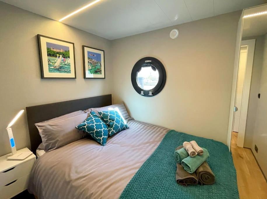 Yarmouth Waterlodge Floating Apartments 2 Exterior foto